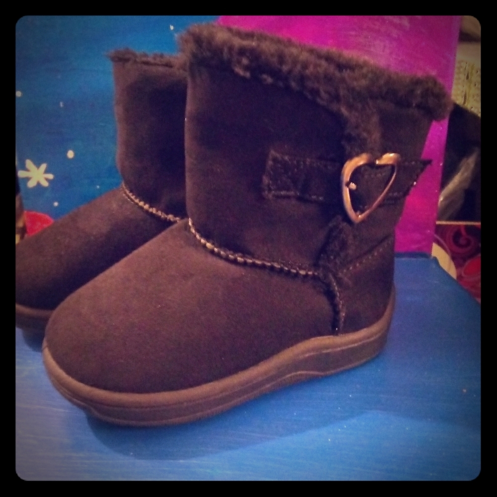 Toddler boots barley worn